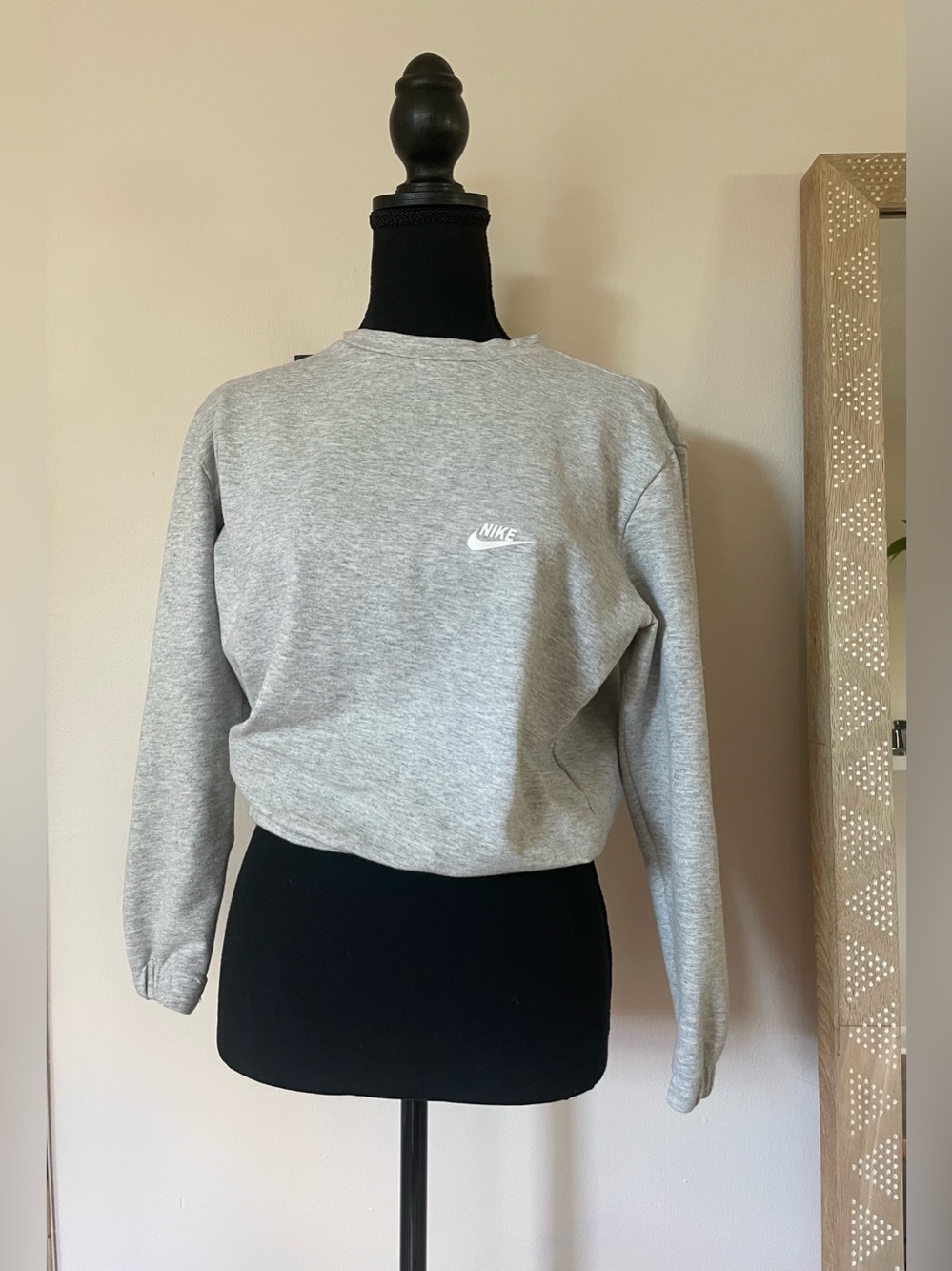 Nike Light Grey Cropped Crew Sweatshirt with White Logo